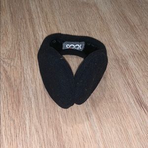 Adjustable earmuffs